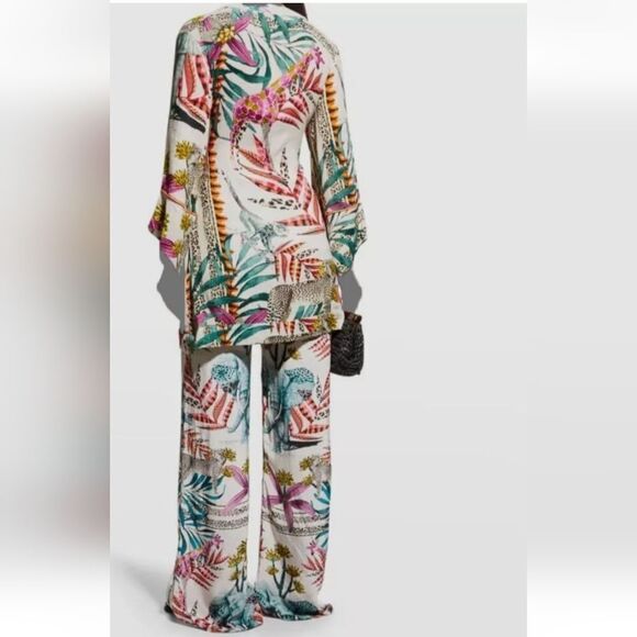 Taj  - Picture 3 of 5